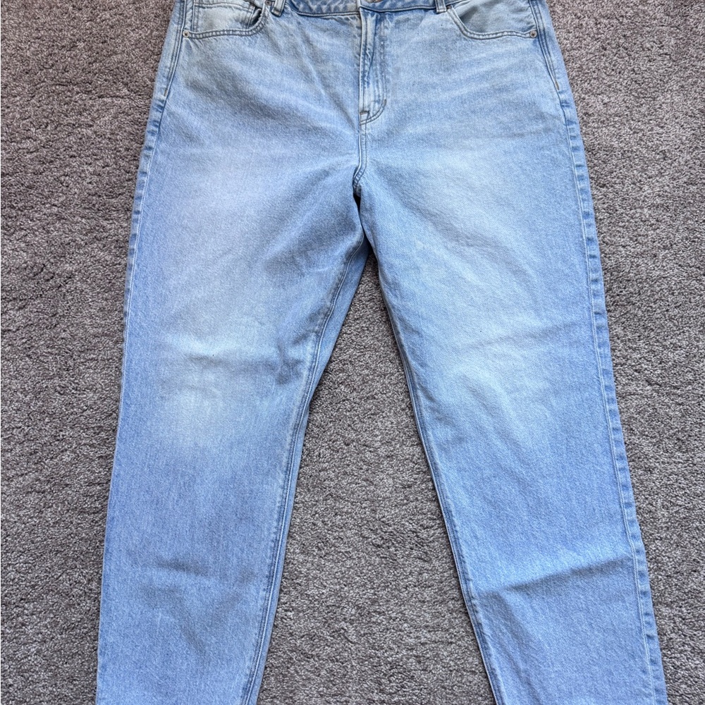 American Eagle Light Blue Denim Mom Jeans